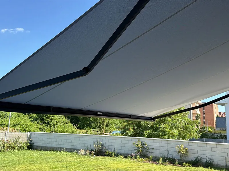 Installazione tenda da sole motorizzata a Pisa